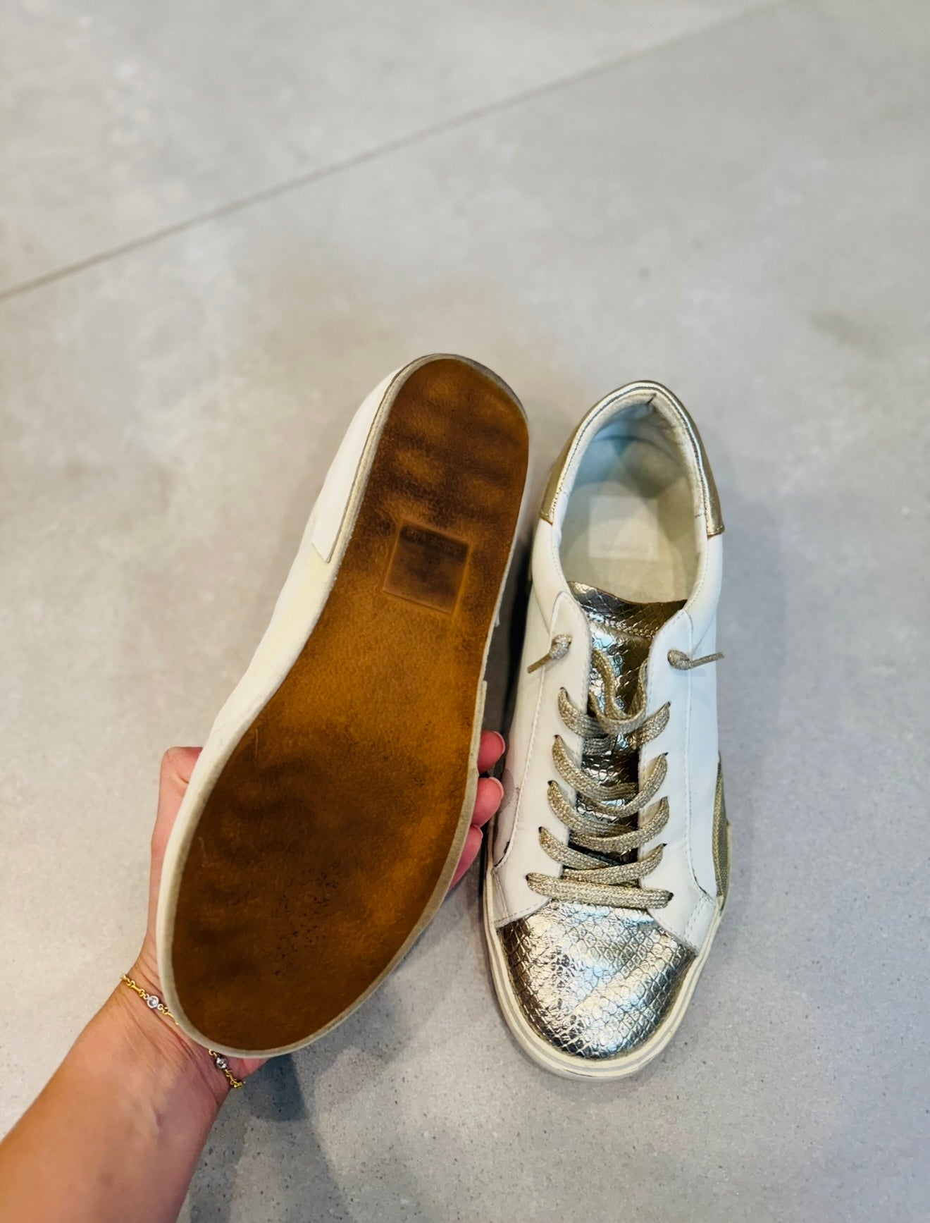 Zina Sneaker-Dolce Vita