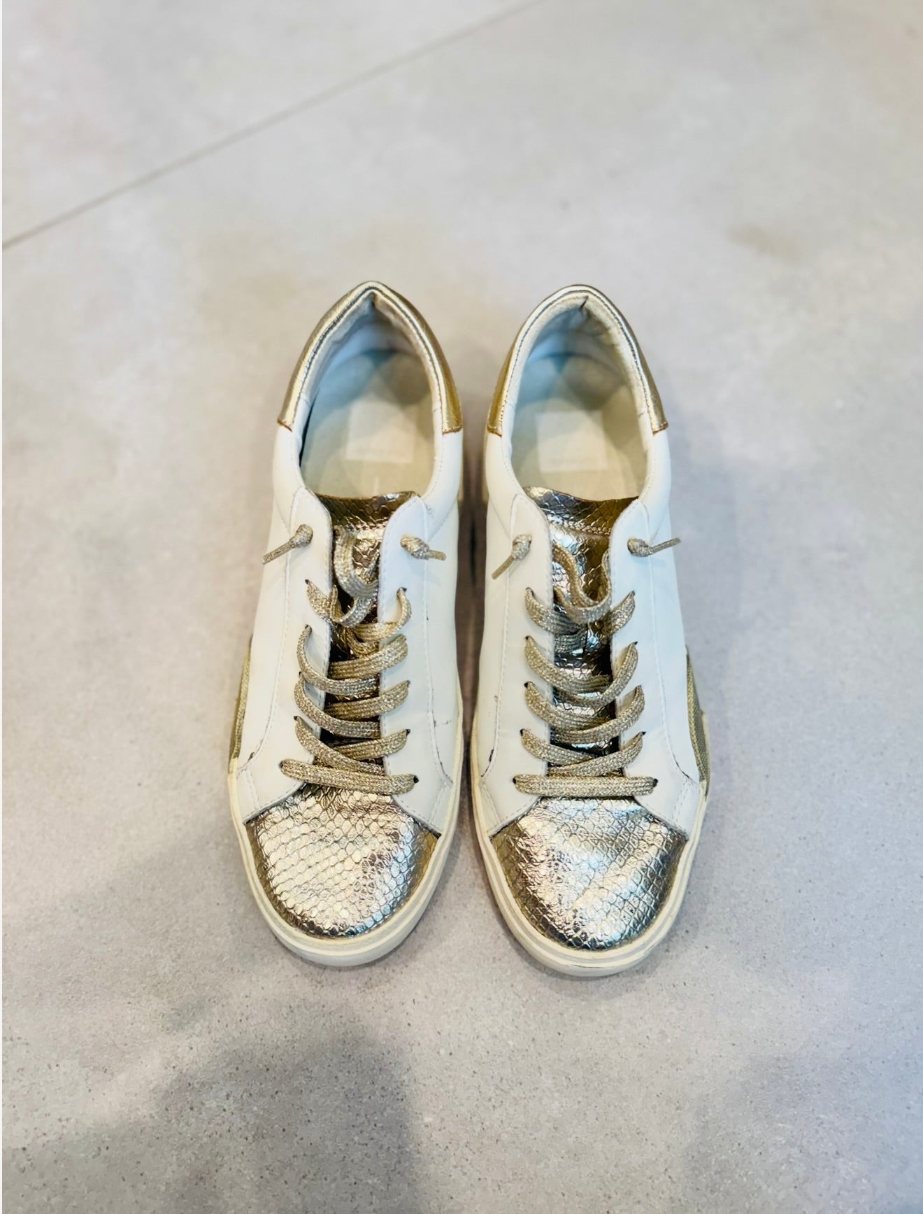 Zina Sneaker-Dolce Vita