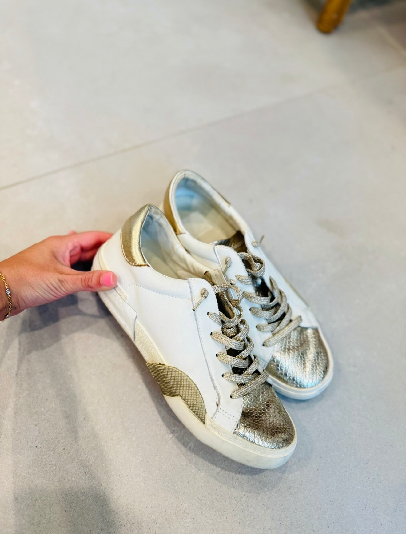 Zina Sneaker-Dolce Vita