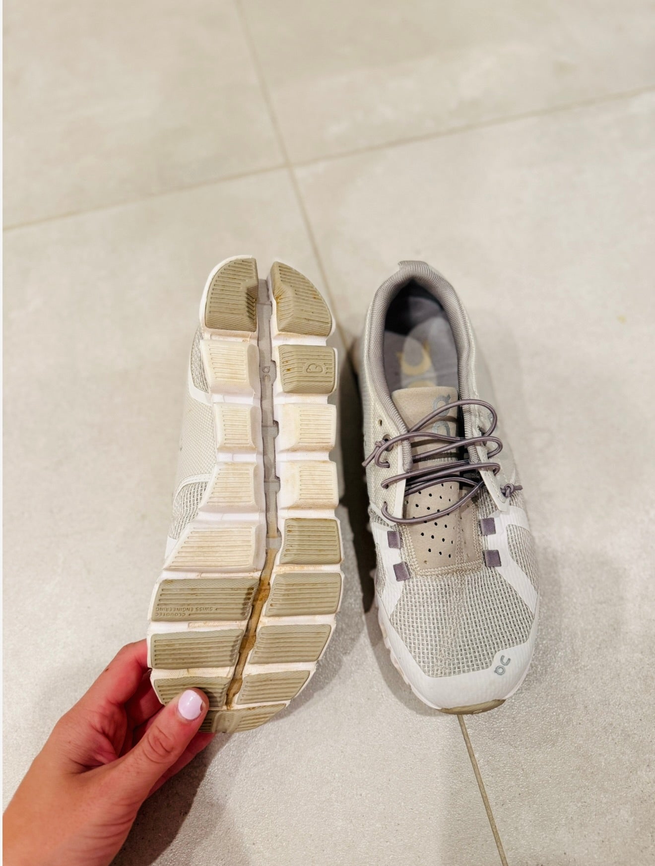 On Cloud Sneakers-Grey White