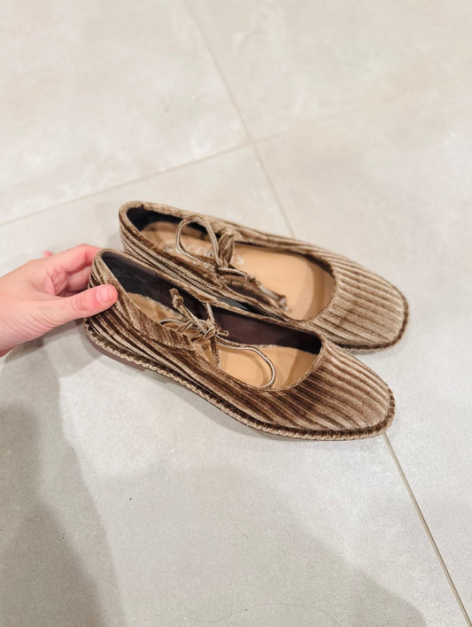 Matisse Velvet Flats-8
