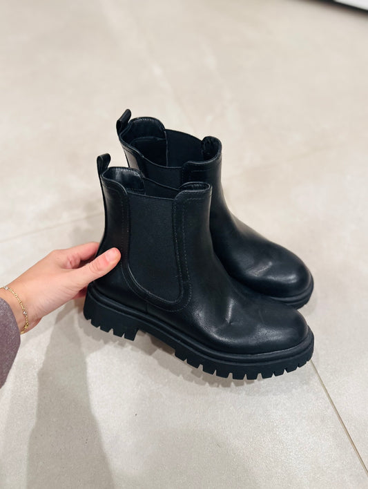 Old Navy Black Boots-7.5