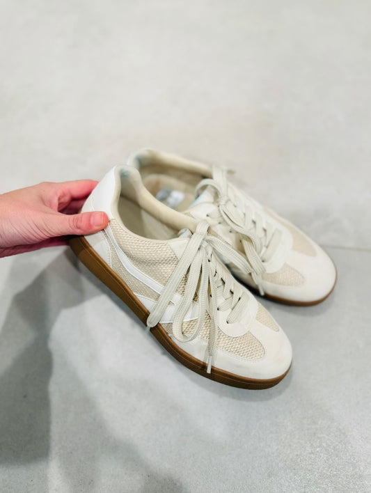 DV Sneakers-8