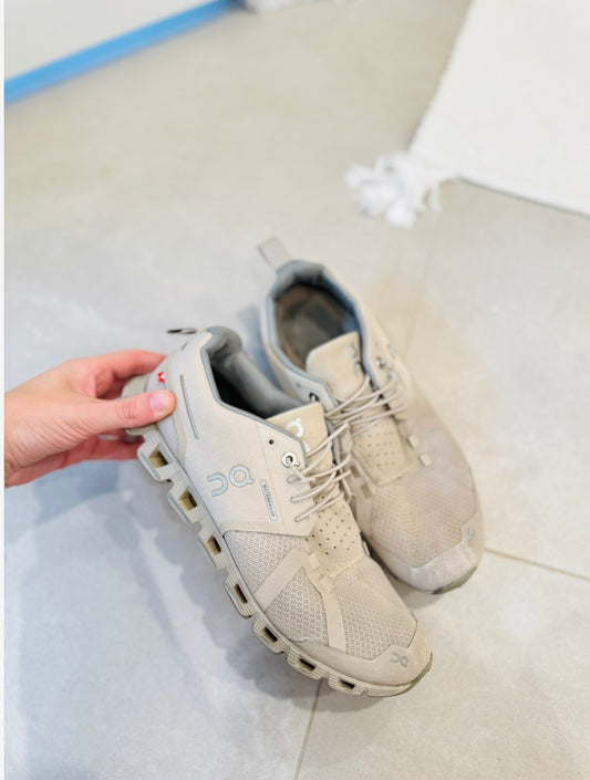 Waterproof On Cloud Sneakers-7.5