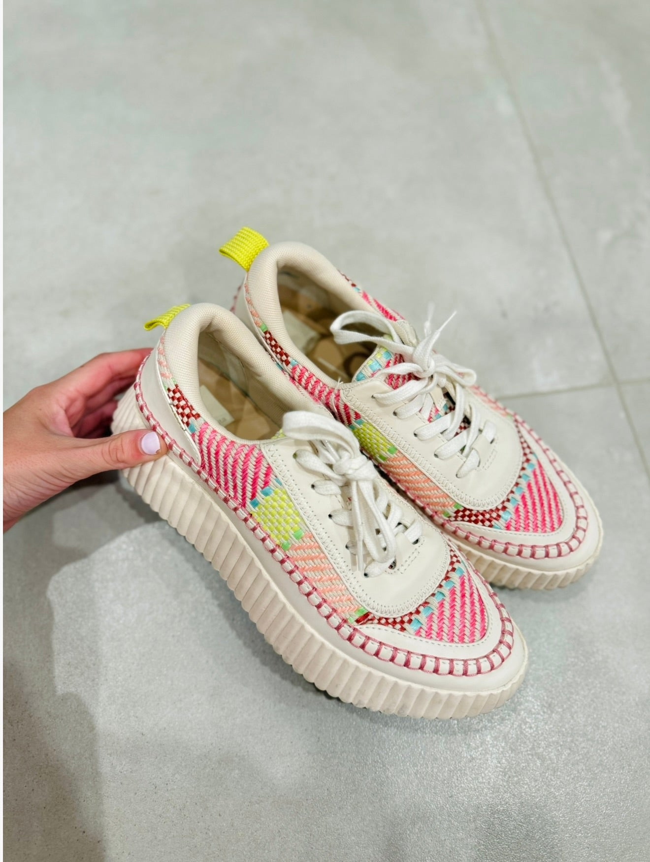 Dolce Vita Sneaker-8.5